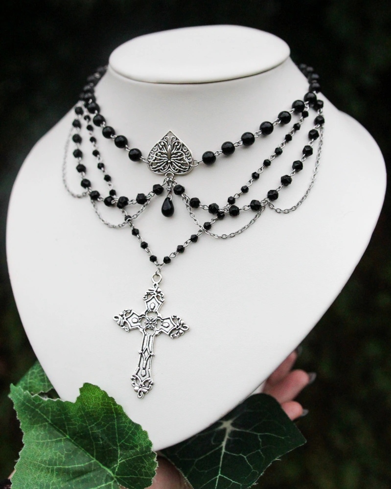 Náhrdelník “Morticia” s onyxem🖤 ♰